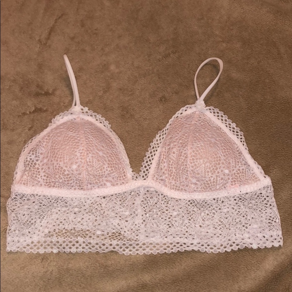 LIKE NEW VICTORIAS SECRET Bralette